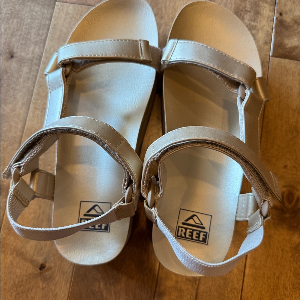 Reef Women’s Gold Cushion Rem Hi Size 7